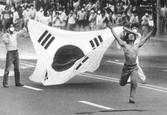 1987년 6월, 전국이 민주주의를 외쳤던 때